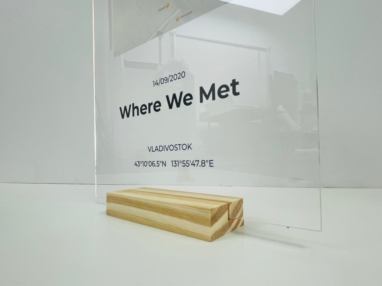 ป้ายอะคริลิคตั้งโต๊ะ และกรอบรูปอะคริลิคใส พิมพ์คมชัด ดีไซน์หรูหรา เหมาะสำหรับป้ายราคา เมนูร้านอาหาร และงานตกแต่ง