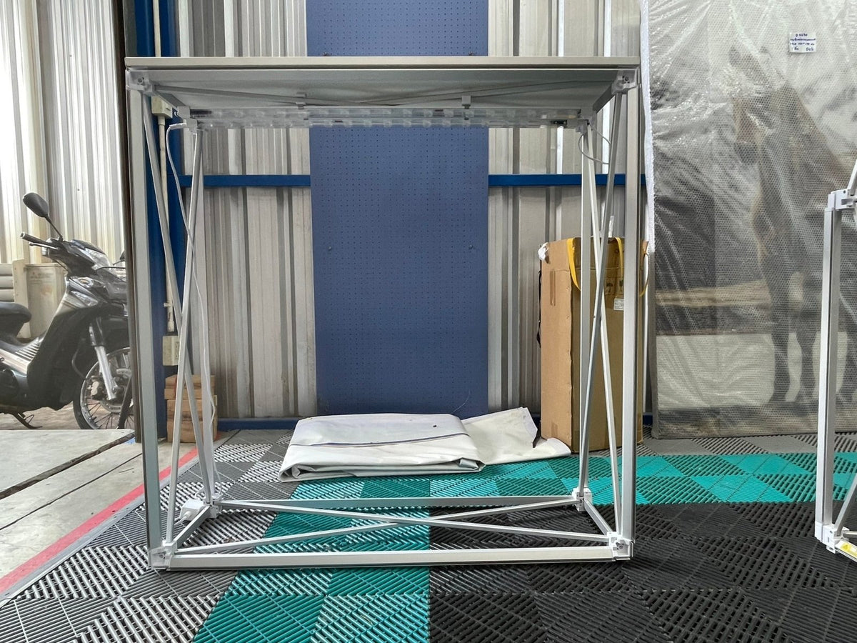 แบคดรอปผ้าไฟ LED โครงแกงการู น้ำหนักเบา ติดตั้งง่าย เหมาะสำหรับงานอีเวนต์และนิทรรศการ