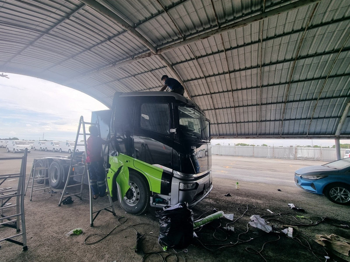 สติ๊กเกอร์รถหัวลาก พิมพ์คมชัด วัสดุทนทาน เหมาะสำหรับงานโฆษณา โปรโมชัน และตกแต่งรถบรรทุก