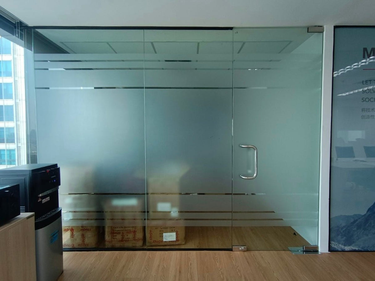 สติ๊กเกอร์ฝ้า ฉลุไดคัท ติดกระจก ลวดลายคมชัด เหมาะสำหรับออฟฟิศ ร้านค้า และงานตกแต่งกระจก