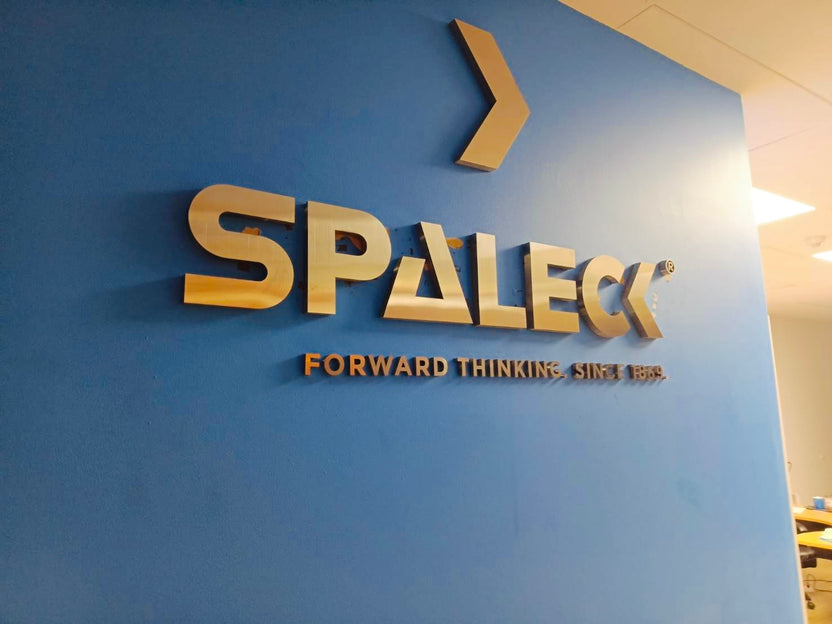 ป้ายตัวอักษรสแตนเลส Stainless Steel Letter Signage หรูหรา แข็งแรง ทนทาน เหมาะสำหรับป้ายบริษัท อาคาร และงานตกแต่ง