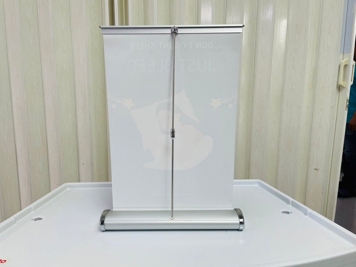 Mini Roll Up โรลอัพขนาดเล็ก น้ำหนักเบา ติดตั้งง่าย เหมาะสำหรับโปรโมชัน ร้านค้า และบูธแสดงสินค้า