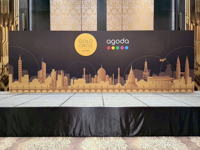 แบ็คดรอป ฉากถ่ายภาพโครงไม้ ฉากเวที ฉากถ่ายรูป photo backdropโครงไม้ รับติดตั้งและรื้อถอนฉากโครงไม้ ร้านป้ายกรุงเทพ