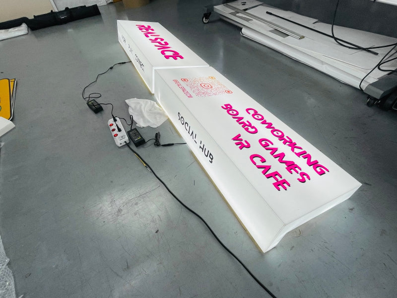 กล่องไฟอะคริลิค ไฟออกรอบป้าย ติดยื่นจากผนัง สว่างชัดเจน เหมาะสำหรับร้านค้าและป้ายหน้าร้าน