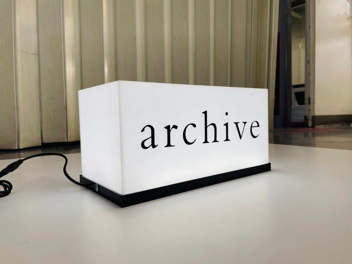 กล่องไฟอะคริลิค ไฟออกรอบป้าย ติดยื่นจากผนัง สว่างชัดเจน เหมาะสำหรับร้านค้าและป้ายหน้าร้าน