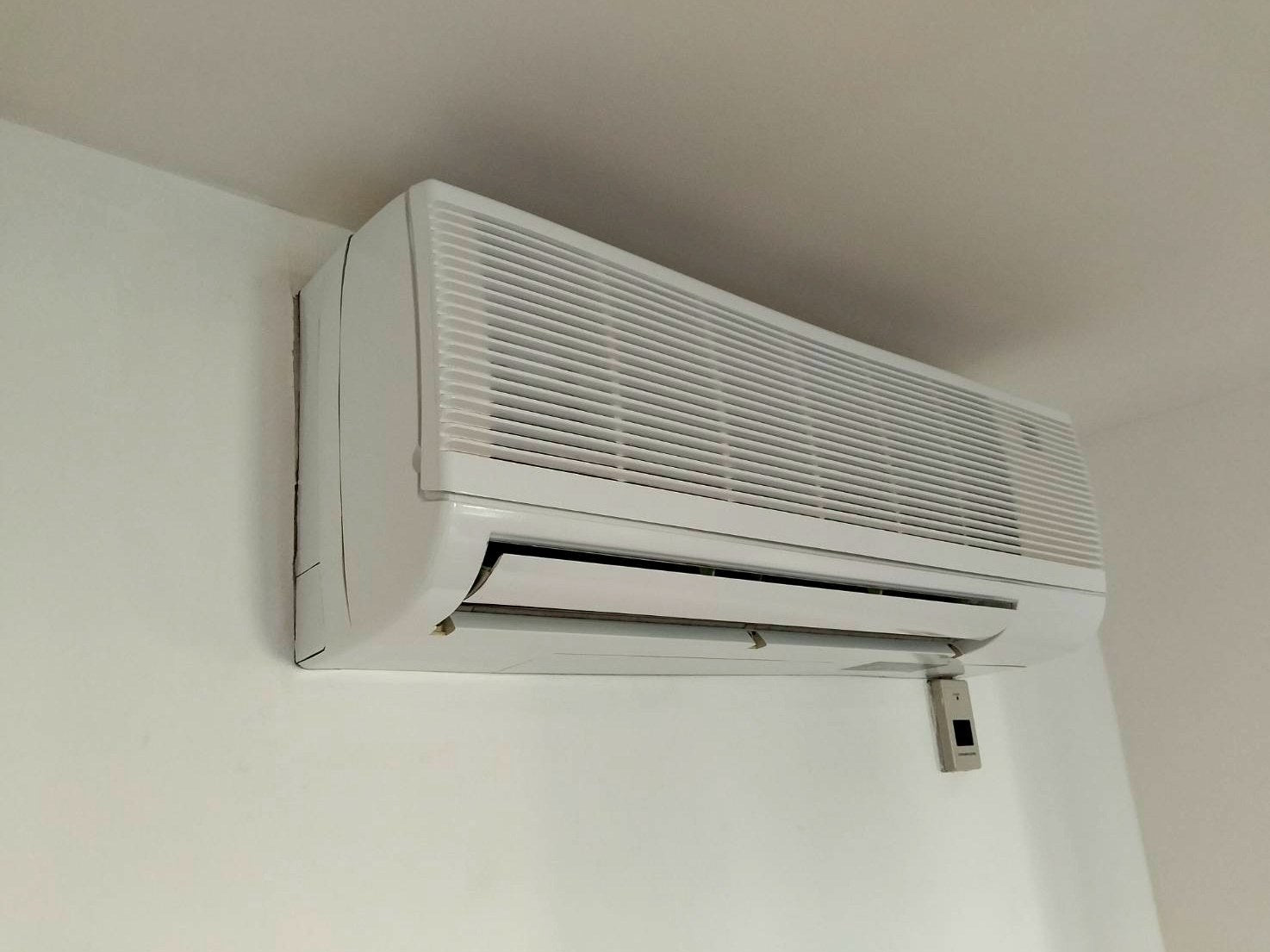 สติ๊กเกอร์แรพแอร์ 24000 BTU พิมพ์ภาพคมชัดรอบด้าน