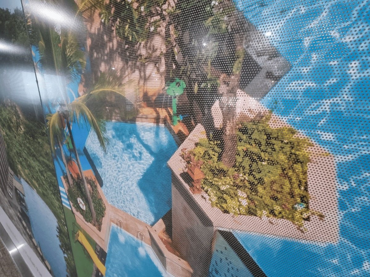 สติ๊กเกอร์ซีทรู See-through One Way Vision มองทะลุจากด้านในได้ พิมพ์คมชัด เหมาะสำหรับติดกระจกอาคารและรถยนต์