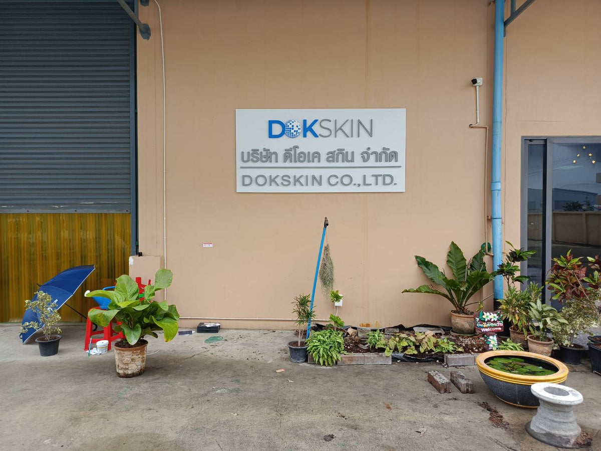 ป้ายคอมโพสิต พิมพ์สกรีนยูวี UV Inkjet พิมพ์คมชัด สีสด ทนทาน เหมาะสำหรับป้ายบริษัท อาคาร โครงการ และงานโฆษณากลางแจ้ง