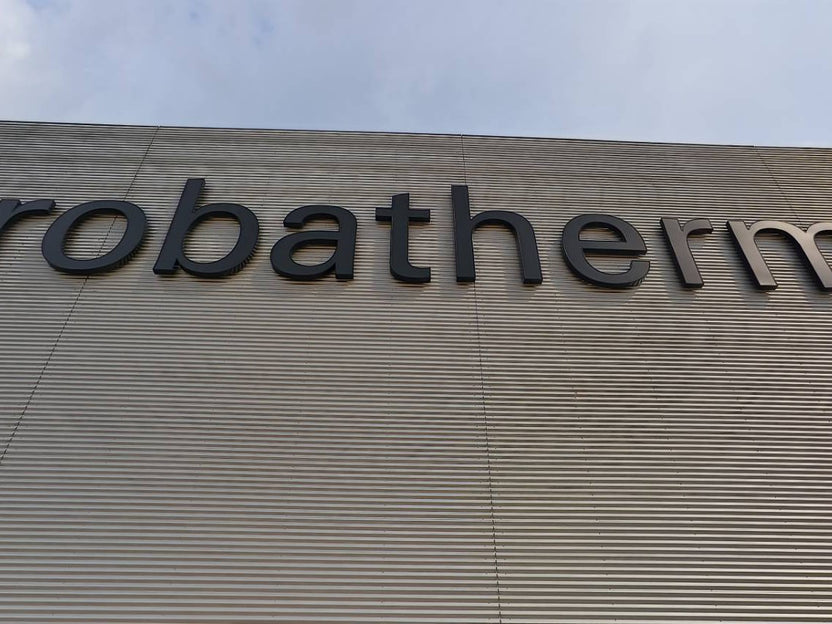 ป้ายหน้าอาคาร Face-lit Channel Letter อลูมิเนียมพ่นสี Powder Coating