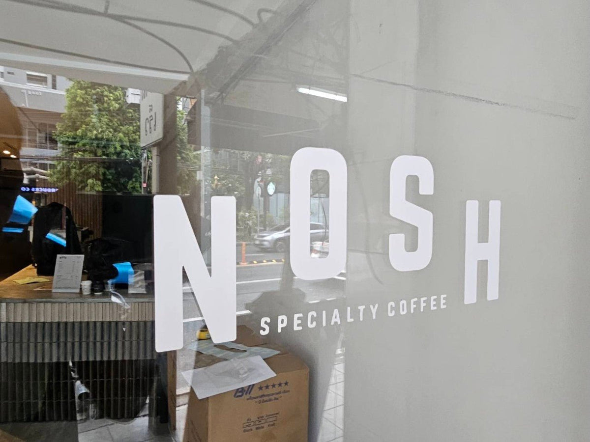 สติ๊กเกอร์ไดคัทติดกระจก สีขาว พิมพ์คมชัด เหมาะสำหรับงานตกแต่งร้านค้า ออฟฟิศ และงานประชาสัมพันธ์