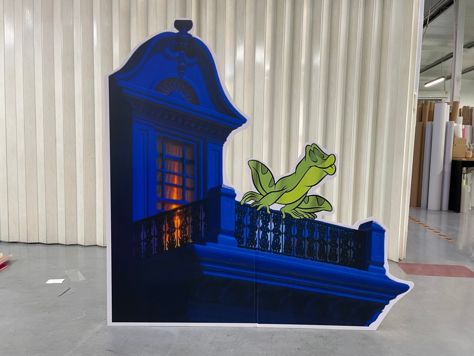 ฉากถ่ายรูปฟิวเจอร์บอร์ด ราคาถูก พิมพ์คมชัด น้ำหนักเบา เหมาะสำหรับงานอีเวนต์และงานแต่งงาน