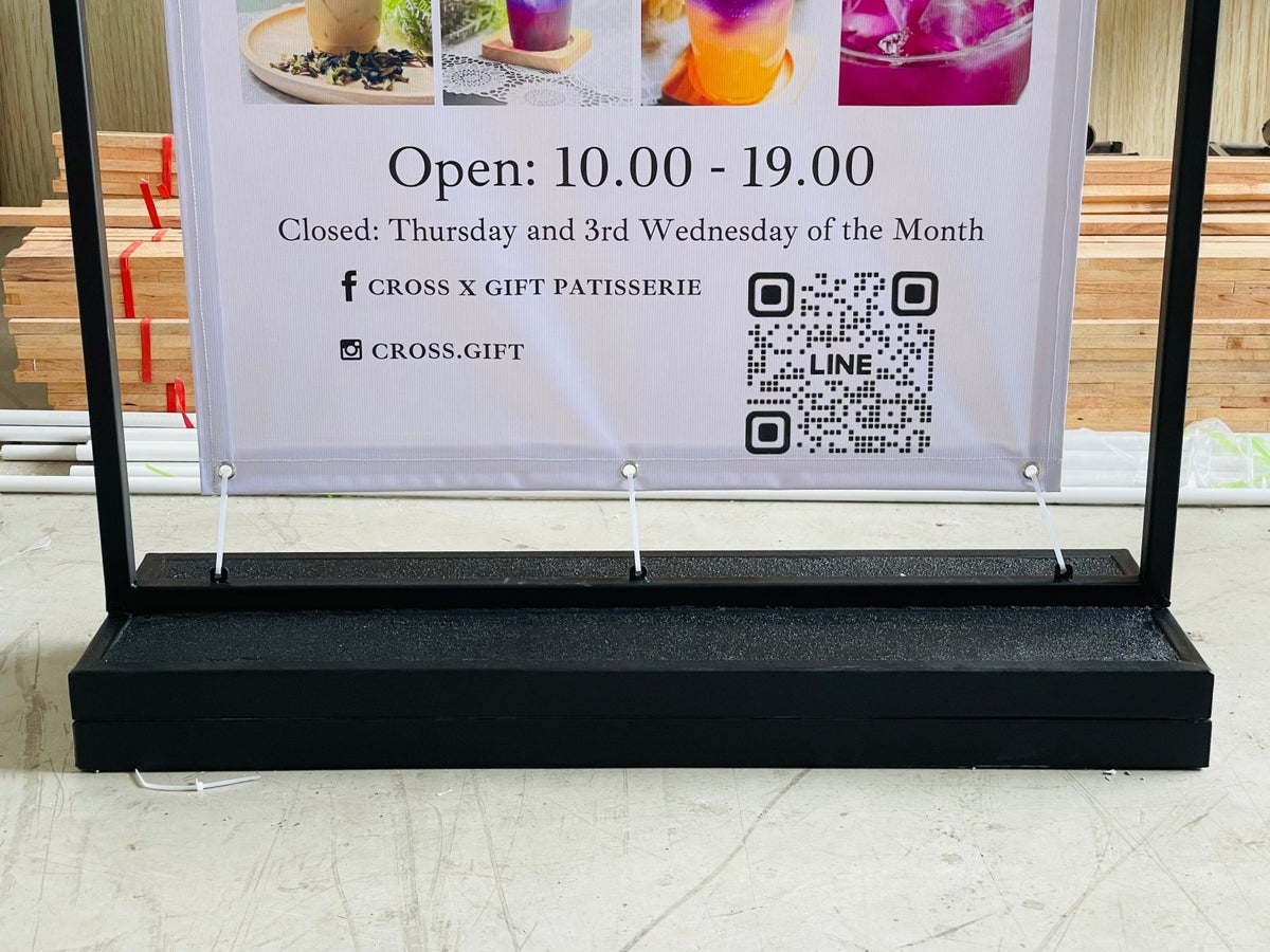 ป้ายไวนิลตั้งพื้นโครงเหล็ก แข็งแรง ทนแดดฝน เหมาะสำหรับงานอีเวนต์ ป้ายประชาสัมพันธ์ และโครงการ
