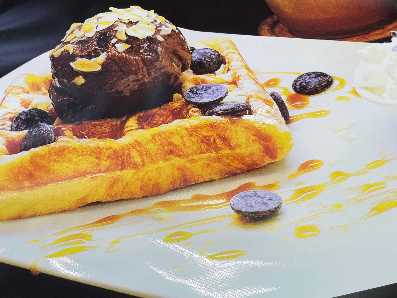 ป้ายไวนิลร้านอาหาร สีสด คมชัด เหมาะสำหรับร้านอาหาร คาเฟ่ และธุรกิจบริการด้านอาหาร