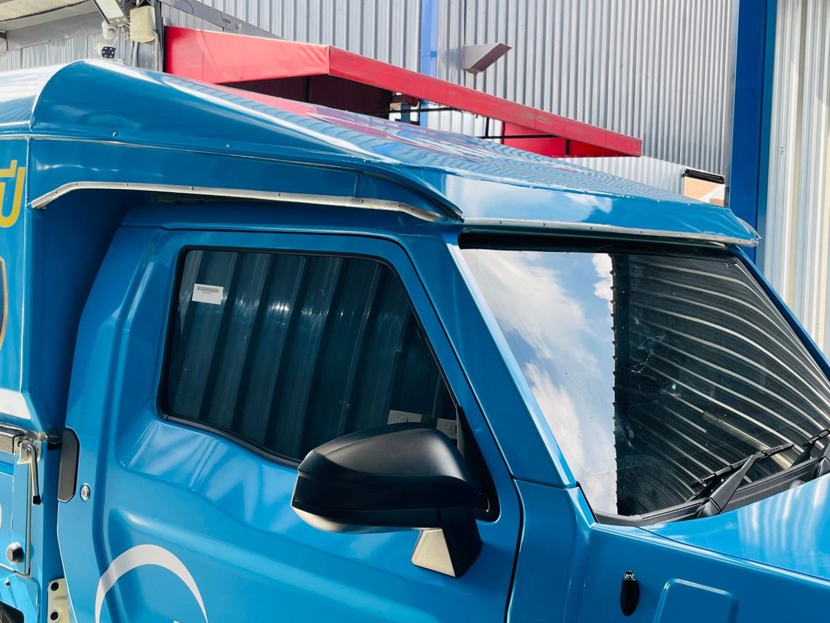 แร็ปสติ๊กเกอร์กระบะ Hilux Champ พิมพ์คมชัด วัสดุทนทาน เหมาะสำหรับงานโฆษณาและตกแต่งรถ