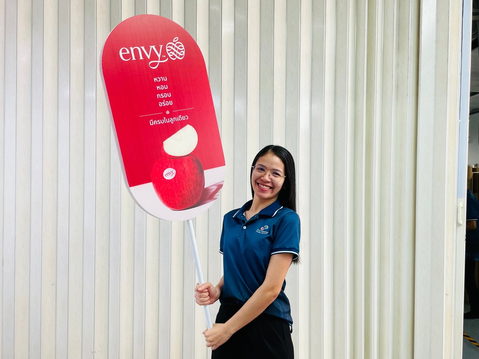 ป้ายถือถ่ายรูป ป้ายพร็อพ สำหรับงานแต่ง งานอีเวนต์ และปาร์ตี้ ดีไซน์น่ารัก พิมพ์คมชัด เพิ่มความสนุกในการถ่ายภาพ