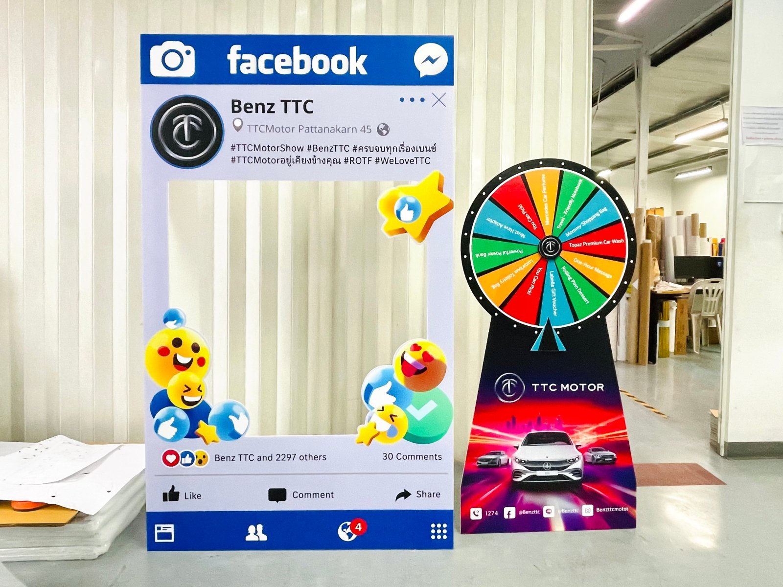 กรอบป้าย Instagram และ Facebook ดีไซน์เหมือนหน้าฟีดโซเชียล เหมาะสำหรับงานอีเวนต์ งานถ่ายภาพ และกิจกรรมโปรโมชัน