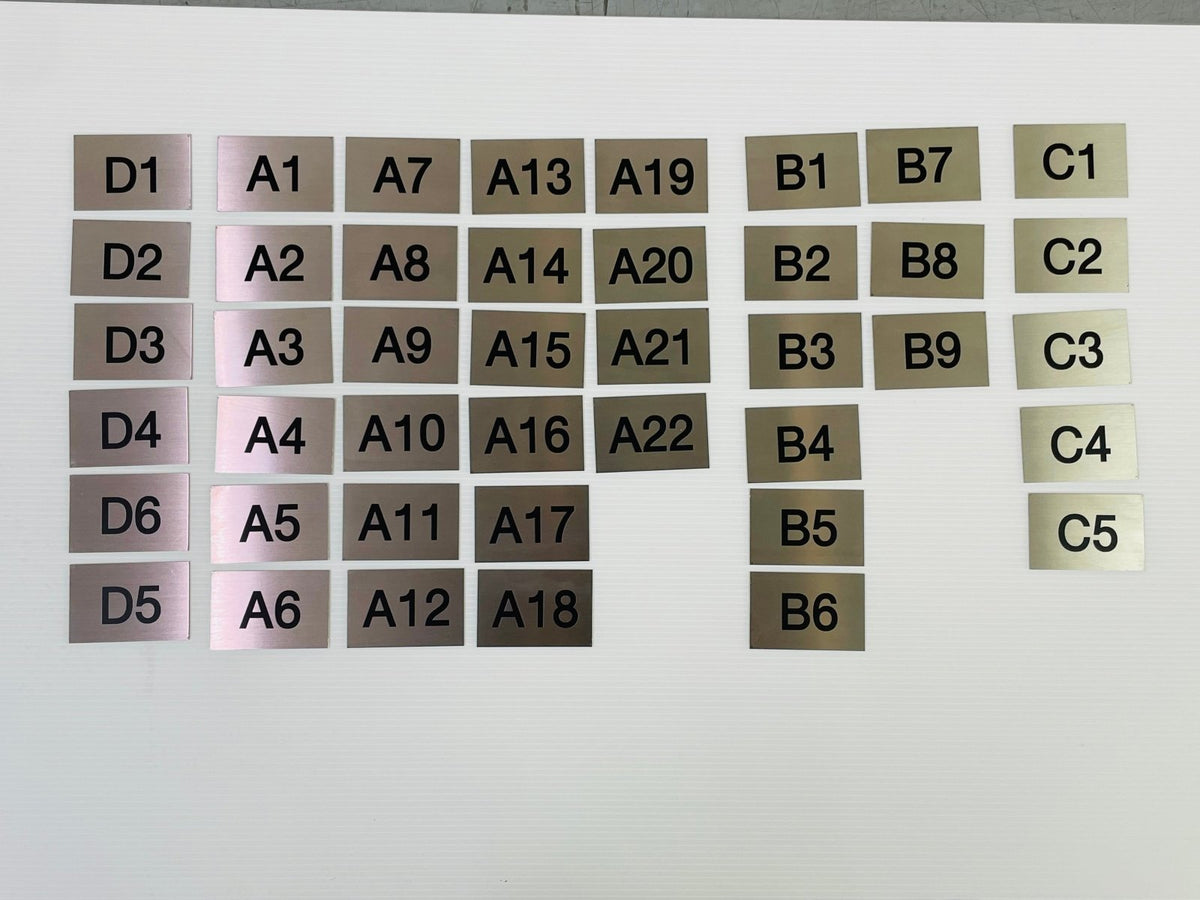 ป้ายแจ้งคิวตั้งโต๊ะ ป้ายคิว แสตนเลสเงิน แฮร์ไลน์
