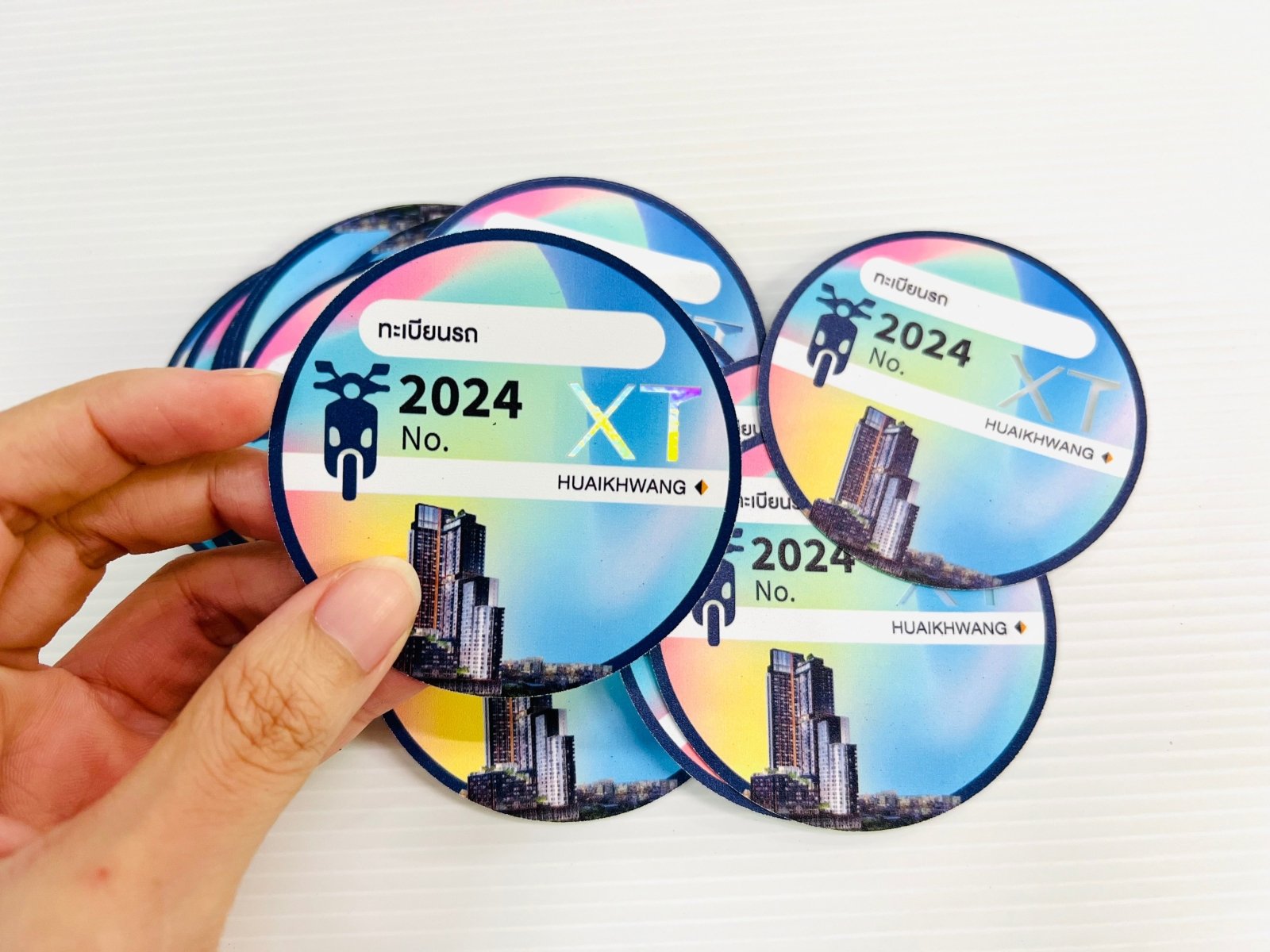 สติ๊กเกอร์ติดจักรยานยนต์ เข้า-ออก พิมพ์คมชัด ทนแดดฝน เหมาะสำหรับควบคุมการเข้าออกโครงการ นิติบุคคล และพื้นที่ส่วนกลาง