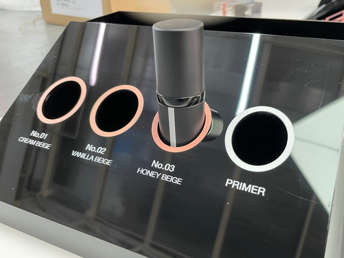 Shelf Display แท่นวางสินค้า แท่นวางเครื่องสำอาง ดีไซน์สวย เหมาะสำหรับโชว์สินค้าในร้านและงานโปรโมชัน