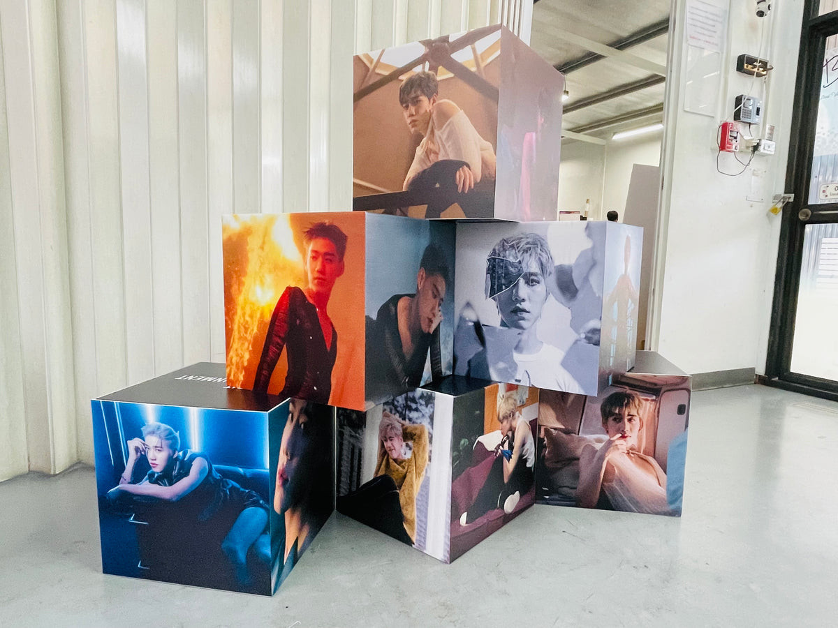 กล่องลูกเต๋า กล่องฟิวเจอร์บอร์ดทรงลูกเต๋า พิมพ์คมชัด เหมาะสำหรับงานอีเวนต์ และดิสเพลย์สินค้า