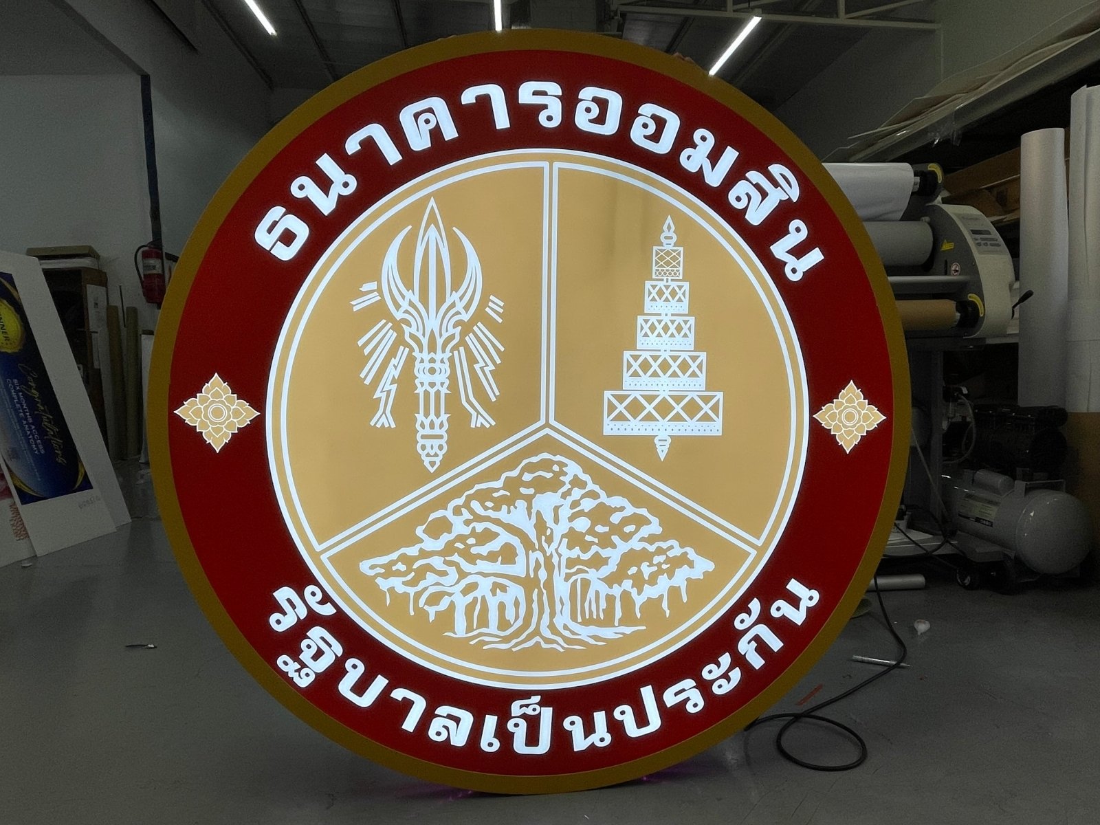 ป้ายกล่องไฟฉลุหน้า แสงไฟสวยโดดเด่น ดีไซน์พิเศษ เหมาะสำหรับป้ายร้านค้าและงานโฆษณา