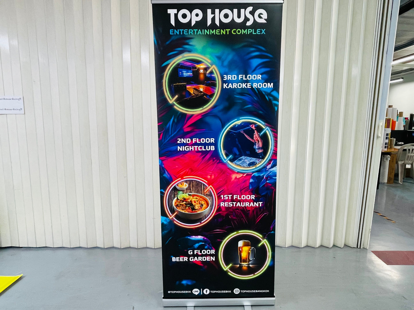 Roll Up - Pull Up Banner