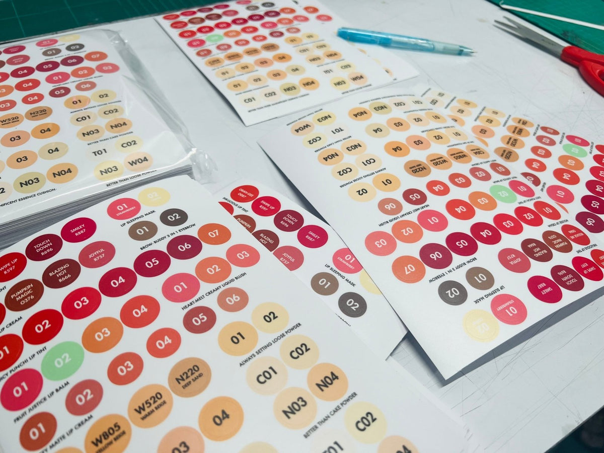 สติ๊กเกอร์ไดคัทลายการ์ตูน A5/A4 พิมพ์สีสด คมชัด เหมาะสำหรับของสะสม งานตกแต่ง และโปรโมชัน