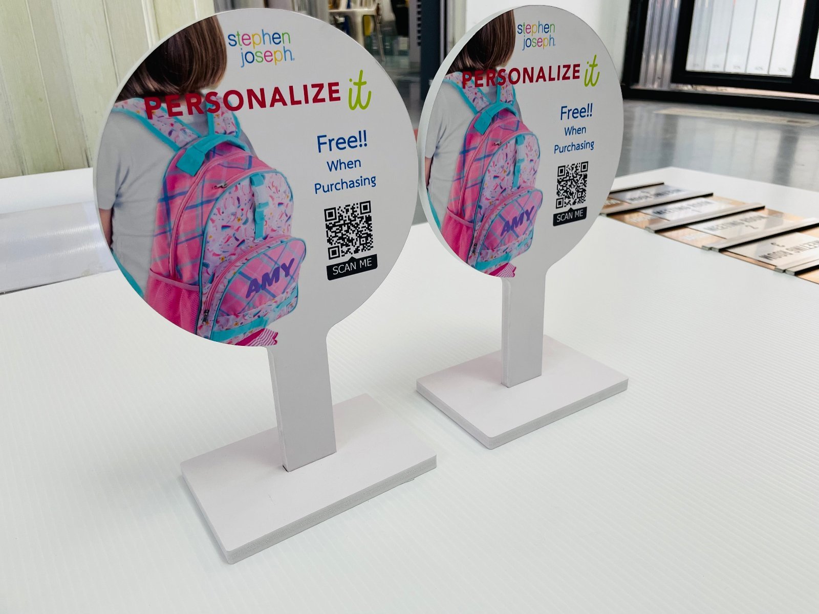 ป้ายตั้งโต๊ะ POSM พลาสวูด พร้อม QR Code สำหรับสแกน ป้ายอิงค์เจ็ทตั้งโต๊ะ สื่อส่งเสริมการขาย ป้ายบนเคาน์เตอร์