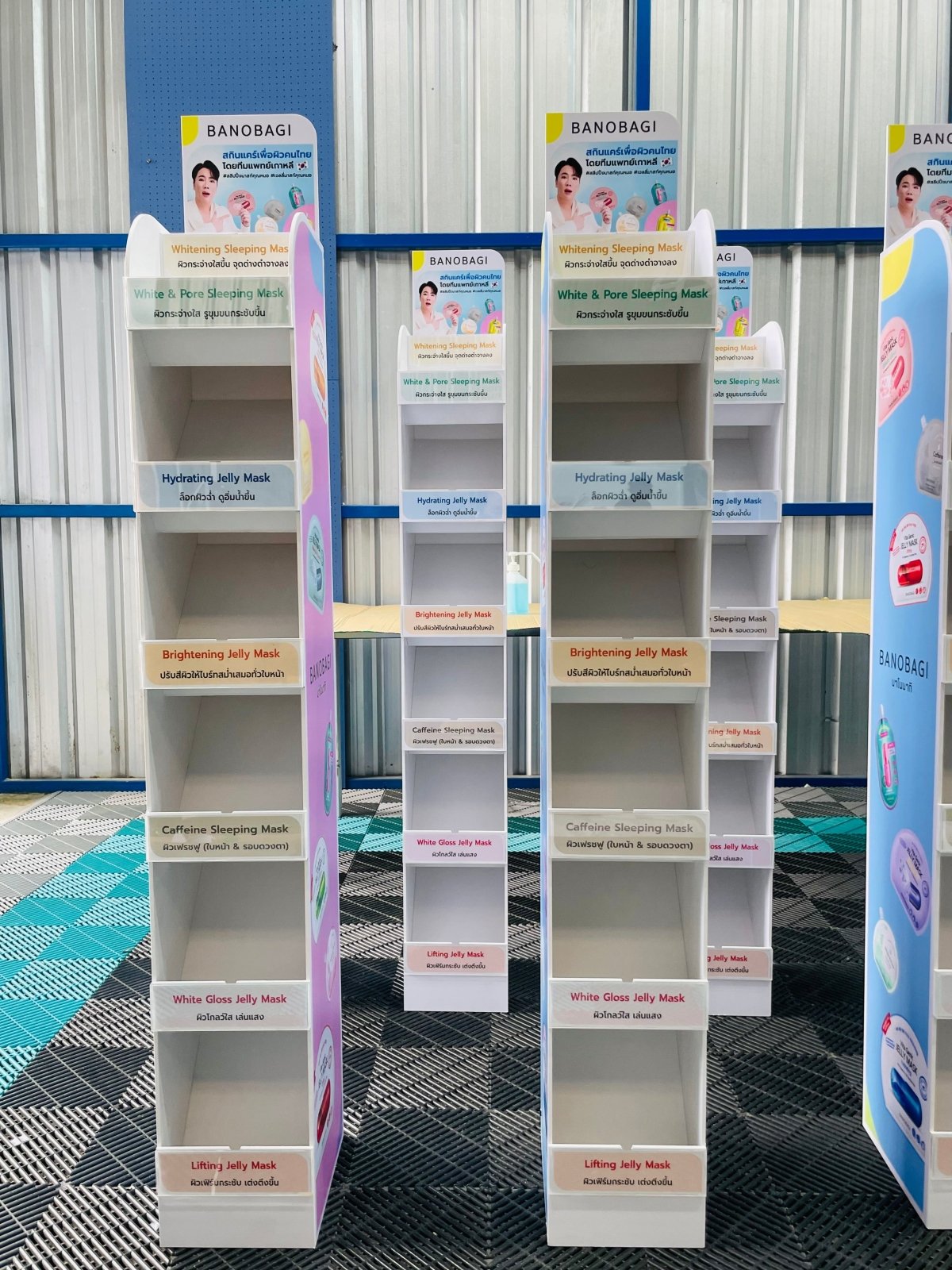 ชั้นวางสินค้าราคาถูก เชลฟ์ดิสเพลย์ Shelf Display แข็งแรง น้ำหนักเบา เหมาะสำหรับโชว์สินค้าในร้านค้า และงานอีเวนต์