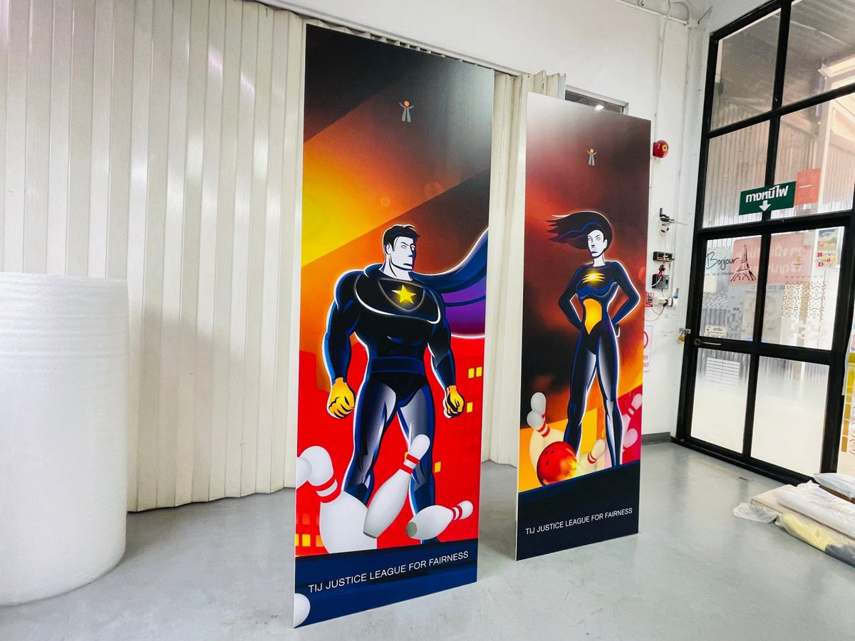 ป้ายสแตนดี้ Standee และป้ายฟิวเจอร์บอร์ดพร้อมขาตั้ง พิมพ์คมชัด น้ำหนักเบา เหมาะสำหรับงานอีเวนต์ โปรโมชัน และสื่อโฆษณา