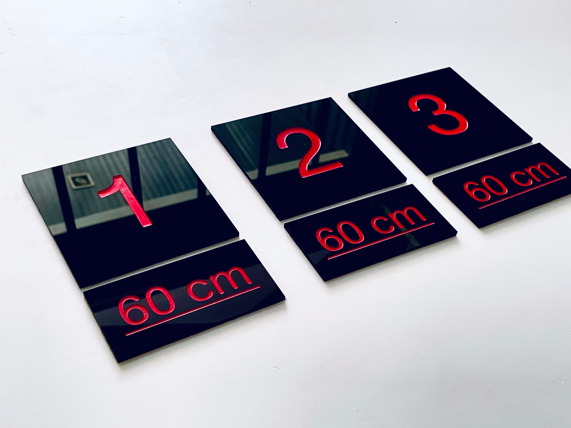 ป้ายหน้าห้อง ป้ายห้องประชุม และป้ายแผนก ดีไซน์เรียบหรู พิมพ์คมชัด เหมาะสำหรับอาคารสำนักงาน โรงเรียน และโรงพยาบาล