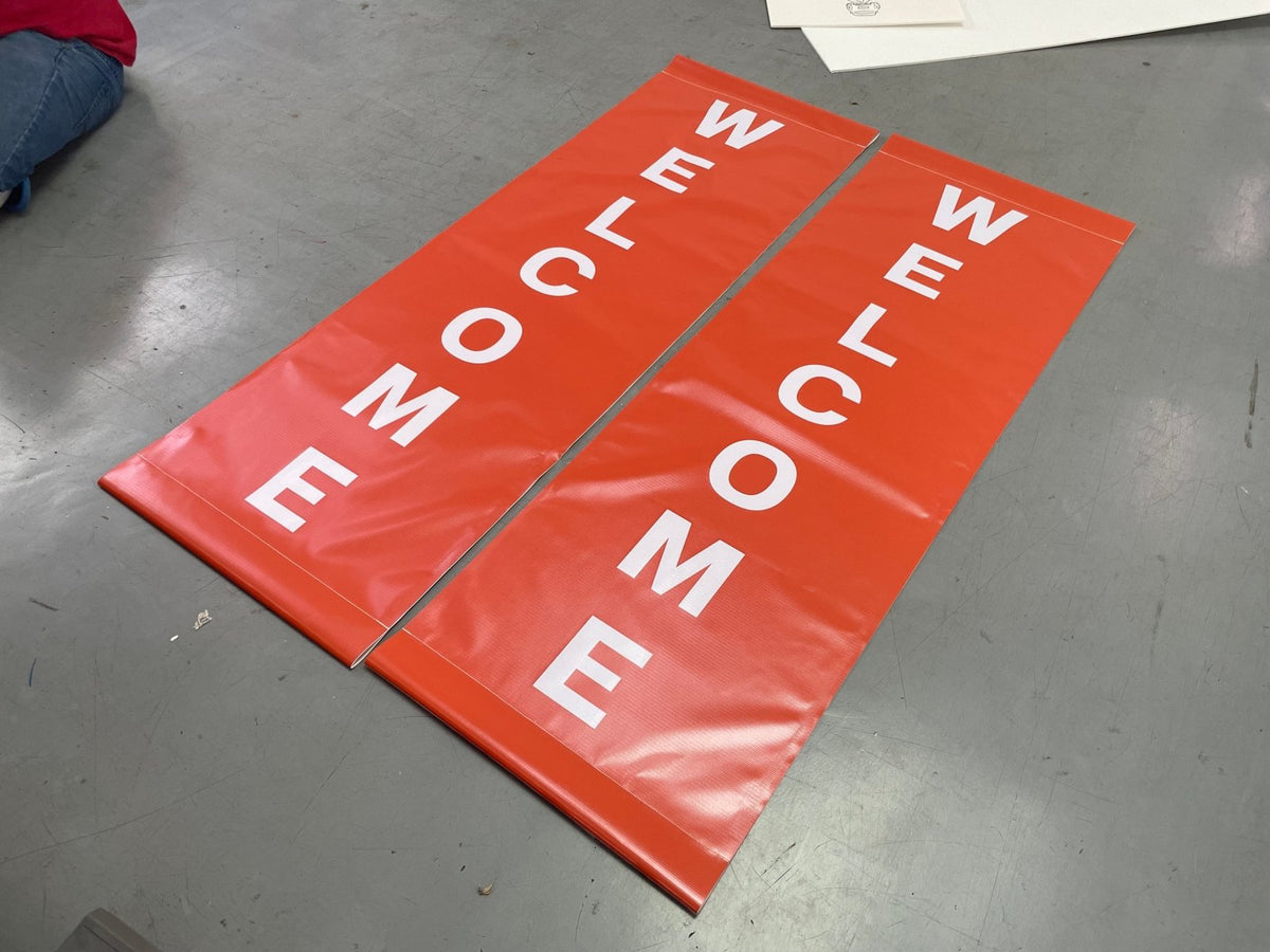 ป้ายไวนิลภาษาอังกฤษ พิมพ์คมชัด ตัวอักษรอ่านง่าย เหมาะสำหรับร้านค้าและธุรกิจต่างประเทศ