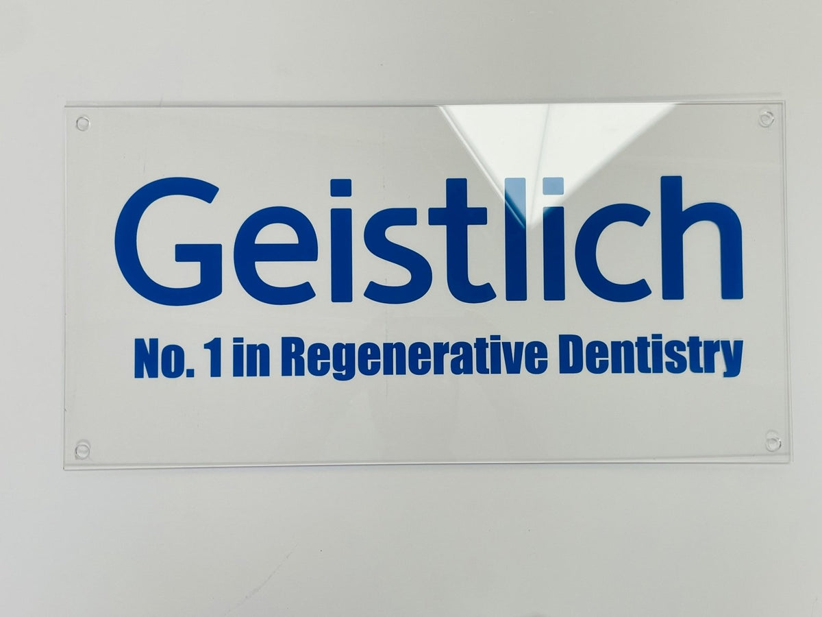 ป้ายอะคริลิคใส และพิมพ์อะคริลิคใส โปร่งใส พิมพ์คมชัด ดีไซน์หรูหรา เหมาะสำหรับป้ายบริษัท ร้านค้า และงานตกแต่งอาคาร