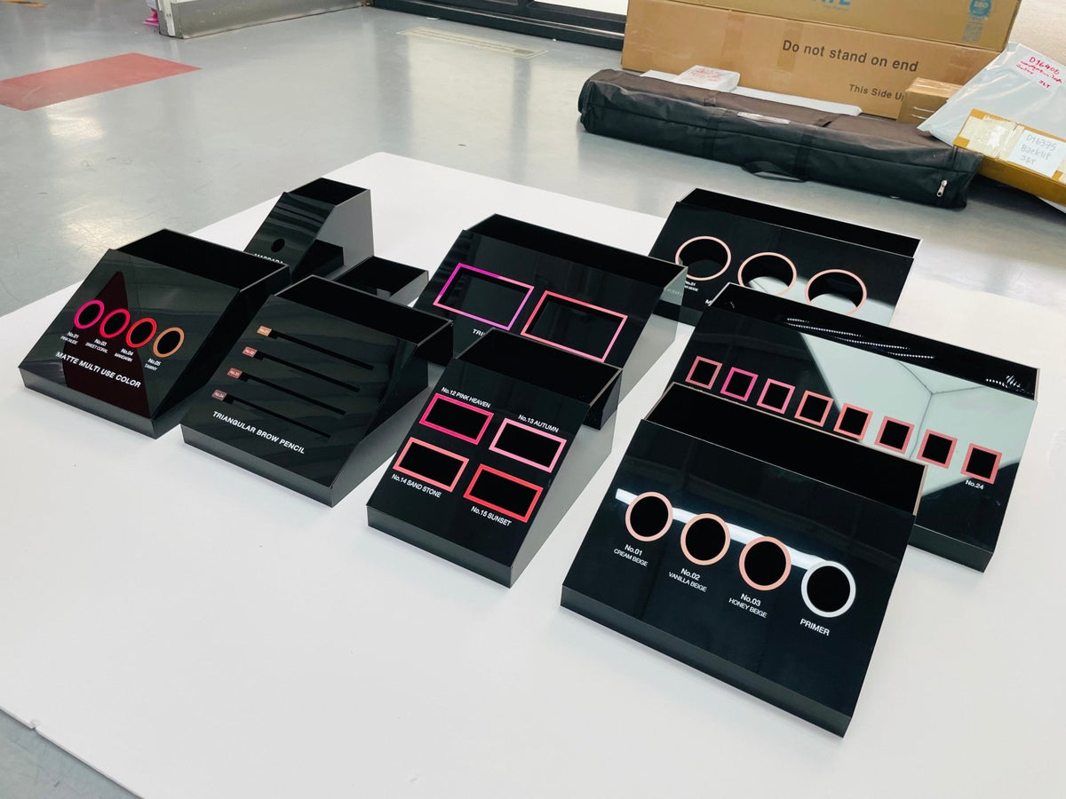 Shelf Display แท่นวางสินค้า แท่นวางเครื่องสำอาง ดีไซน์สวย เหมาะสำหรับโชว์สินค้าในร้านและงานโปรโมชัน