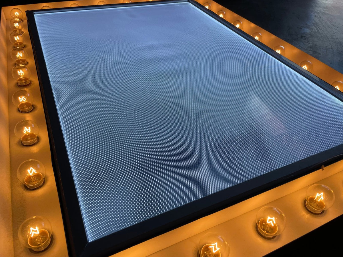 ป้ายไฟปิงปอง LED Bulb ให้แสงสวยคลาสสิก ดึงดูดสายตา เหมาะสำหรับร้านอาหาร คาเฟ่ งานอีเวนต์ และป้ายโปรโมชัน