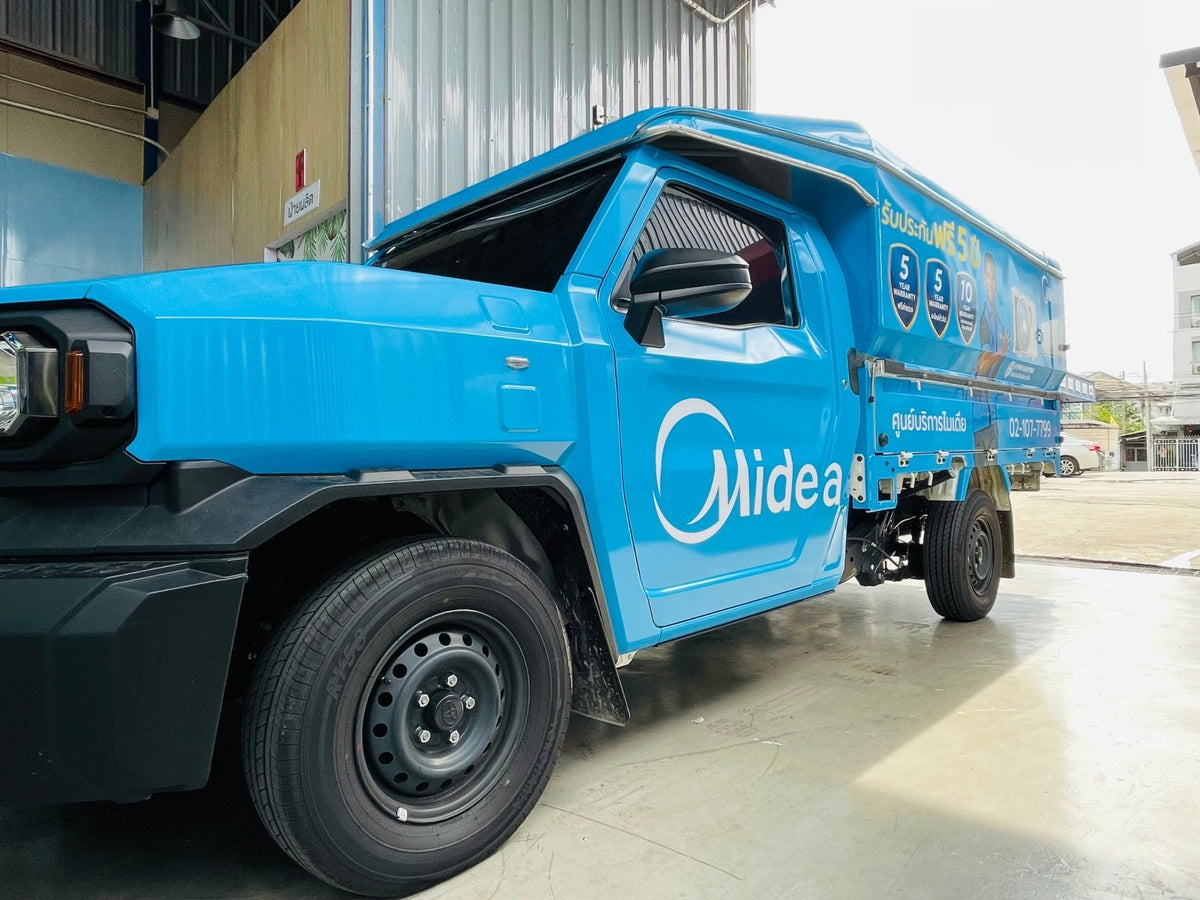 แร็ปสติ๊กเกอร์กระบะ Hilux Champ พิมพ์คมชัด วัสดุทนทาน เหมาะสำหรับงานโฆษณาและตกแต่งรถ