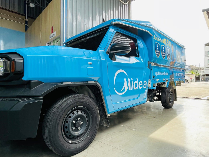 แร็ปสติ๊กเกอร์กระบะ Hilux Champ พิมพ์คมชัด วัสดุทนทาน เหมาะสำหรับงานโฆษณาและตกแต่งรถ