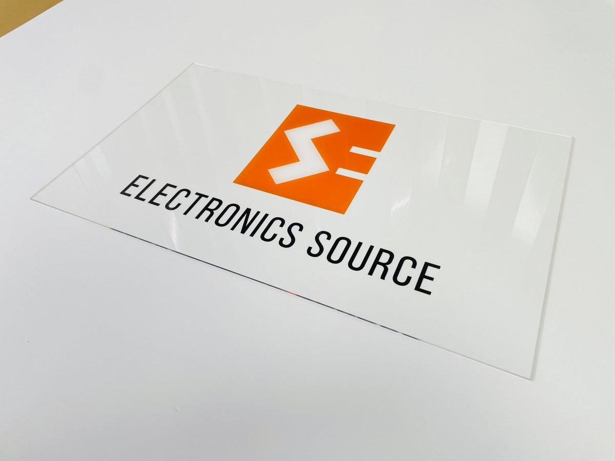 ป้ายอะคริลิคใส และพิมพ์อะคริลิคใส โปร่งใส พิมพ์คมชัด ดีไซน์หรูหรา เหมาะสำหรับป้ายบริษัท ร้านค้า และงานตกแต่งอาคาร