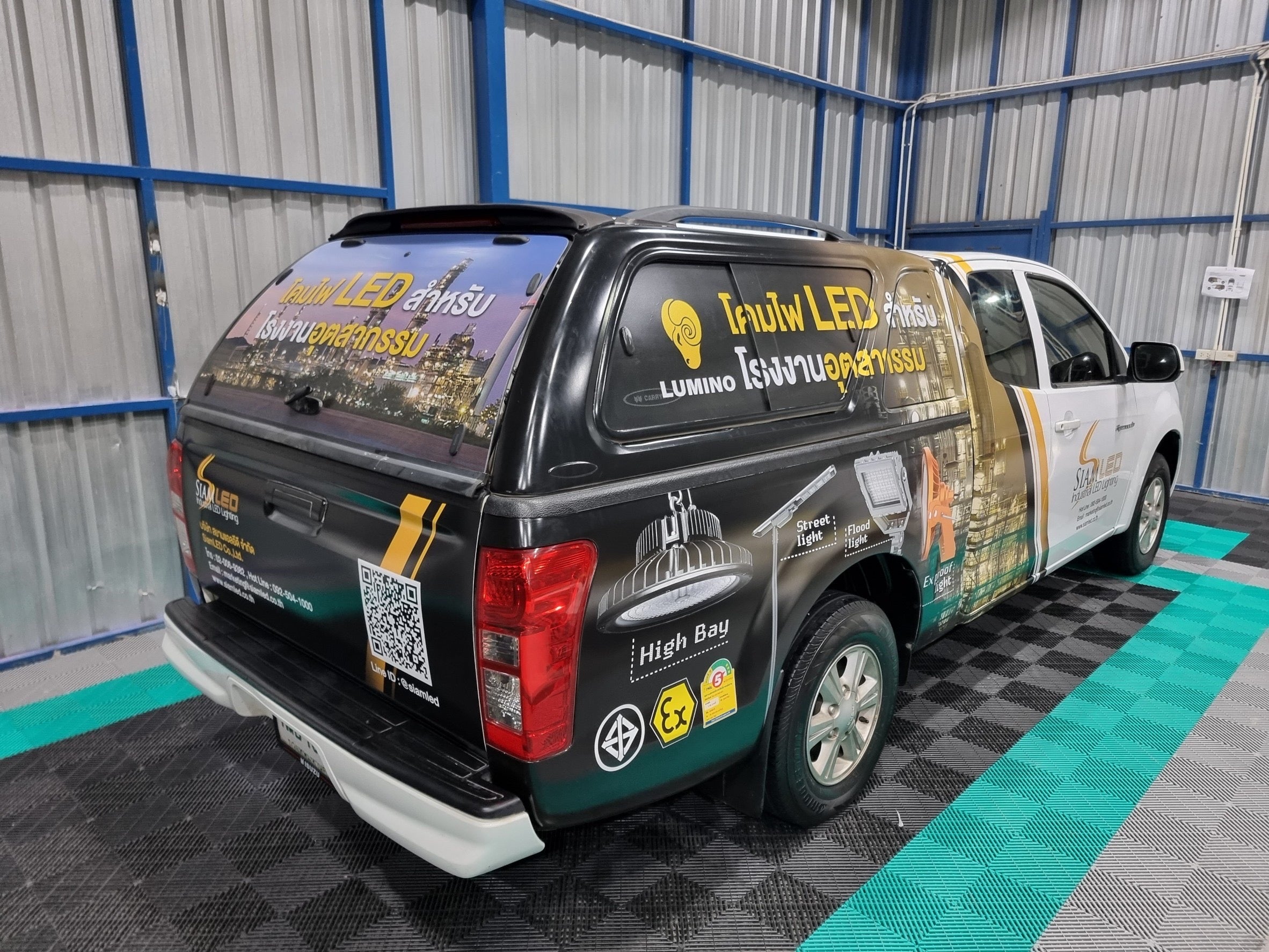 สติ๊กเกอร์ติดรถ Car Wrap แร็ปสติ๊กเกอร์ วัสดุคุณภาพสูง 3M พิมพ์คมชัด ติดทนทาน เหมาะสำหรับโฆษณาและตกแต่งรถทุกประเภท