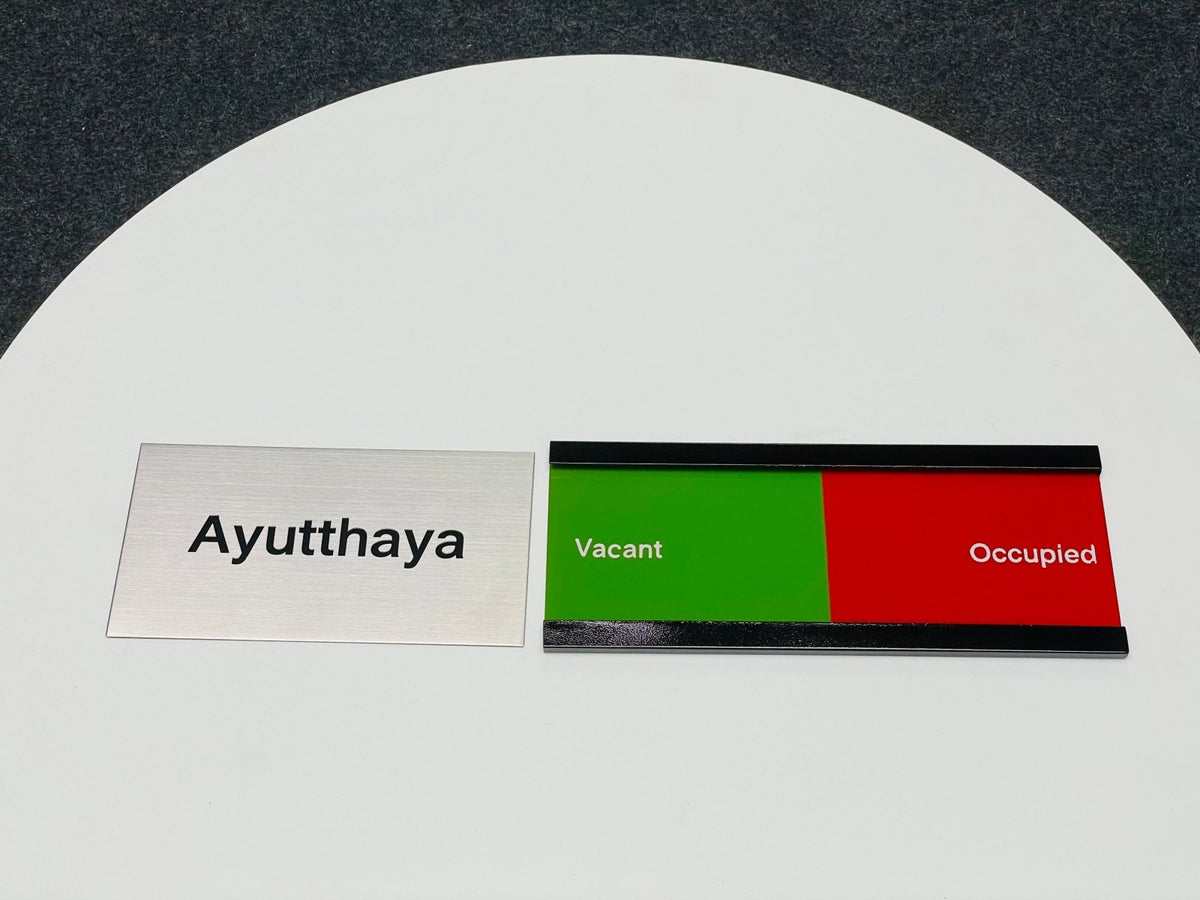 ป้ายสอด รางสอดป้ายหน้าห้อง และป้ายบอกชั้น ดีไซน์เรียบหรู ใช้งานสะดวก เหมาะสำหรับอาคารสำนักงาน โรงเรียน และโรงพยาบาล