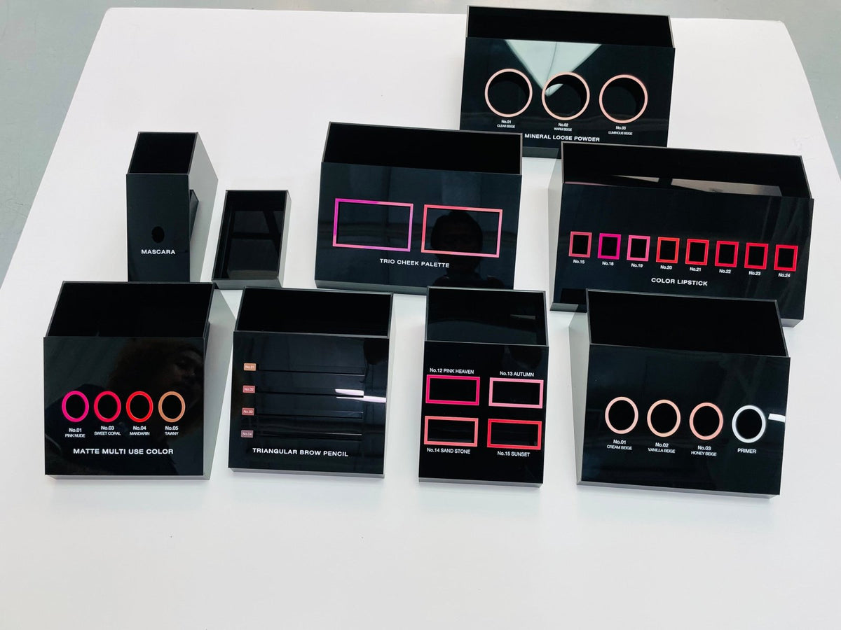 Shelf Display แท่นวางสินค้า แท่นวางเครื่องสำอาง ดีไซน์สวย เหมาะสำหรับโชว์สินค้าในร้านและงานโปรโมชัน