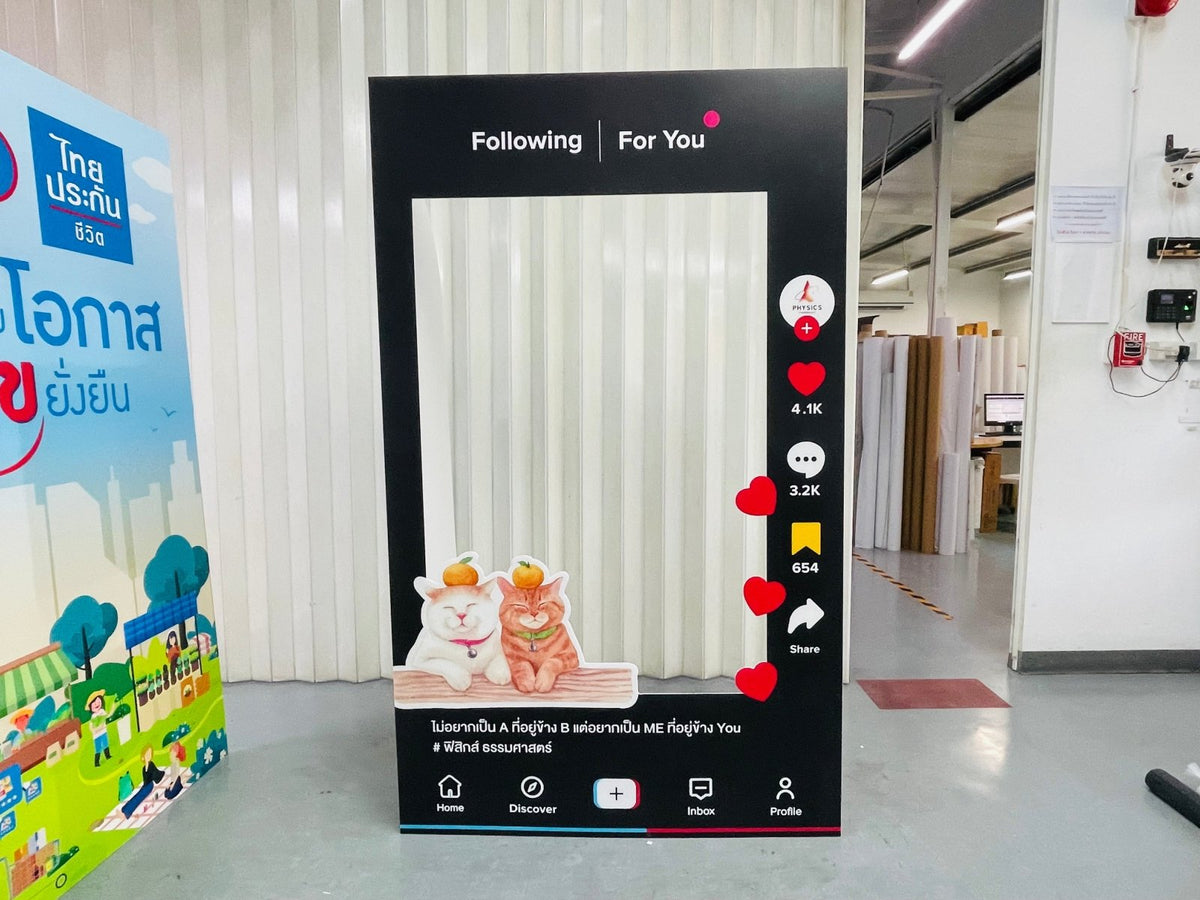 กรอบป้าย Instagram และ Facebook ดีไซน์เหมือนหน้าฟีดโซเชียล เหมาะสำหรับงานอีเวนต์ งานถ่ายภาพ และกิจกรรมโปรโมชัน