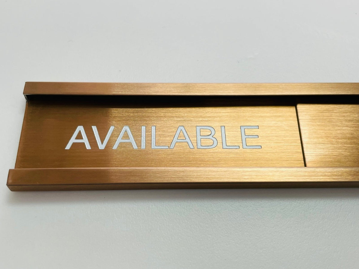 ป้ายสอด รางสอดป้ายหน้าห้อง และป้ายบอกชั้น ดีไซน์เรียบหรู ใช้งานสะดวก เหมาะสำหรับอาคารสำนักงาน โรงเรียน และโรงพยาบาล