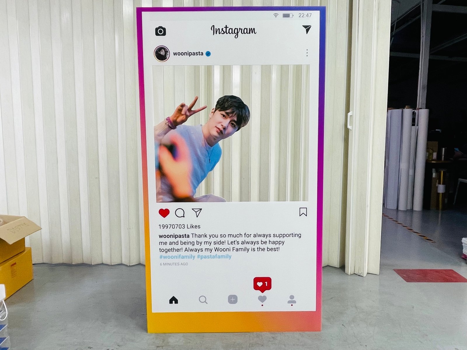 กรอบป้าย Instagram และ Facebook ดีไซน์เหมือนหน้าฟีดโซเชียล เหมาะสำหรับงานอีเวนต์ งานถ่ายภาพ และกิจกรรมโปรโมชัน