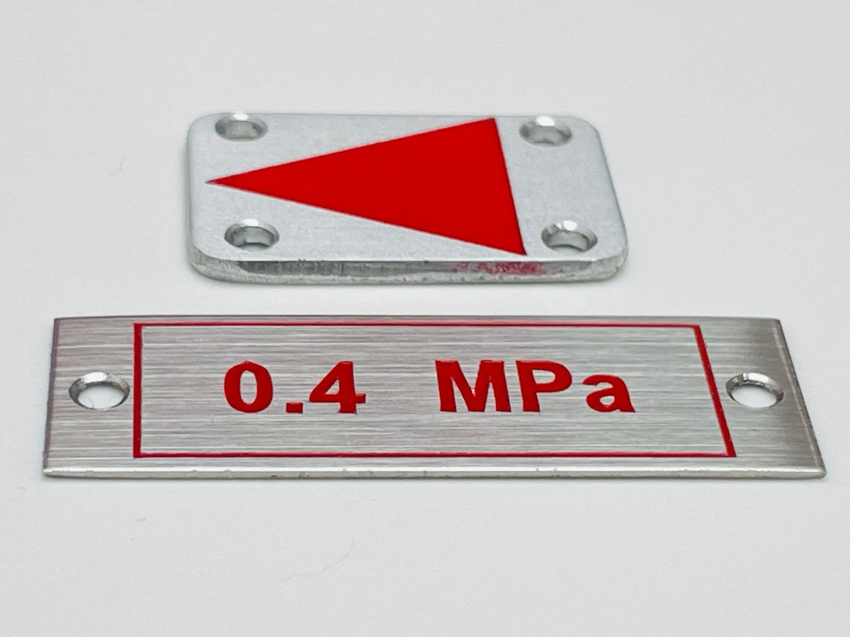 ป้ายเนมเพลท เนมแทก และป้ายกัดกรดเซาะร่อง ตัวอักษรคมชัด ทนทาน เหมาะสำหรับป้ายชื่อบริษัท เครื่องจักร และงานอุตสาหกรรม