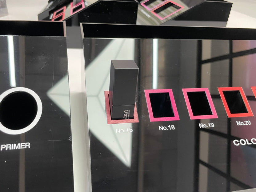 Shelf Display แท่นวางสินค้า แท่นวางเครื่องสำอาง ดีไซน์สวย เหมาะสำหรับโชว์สินค้าในร้านและงานโปรโมชัน