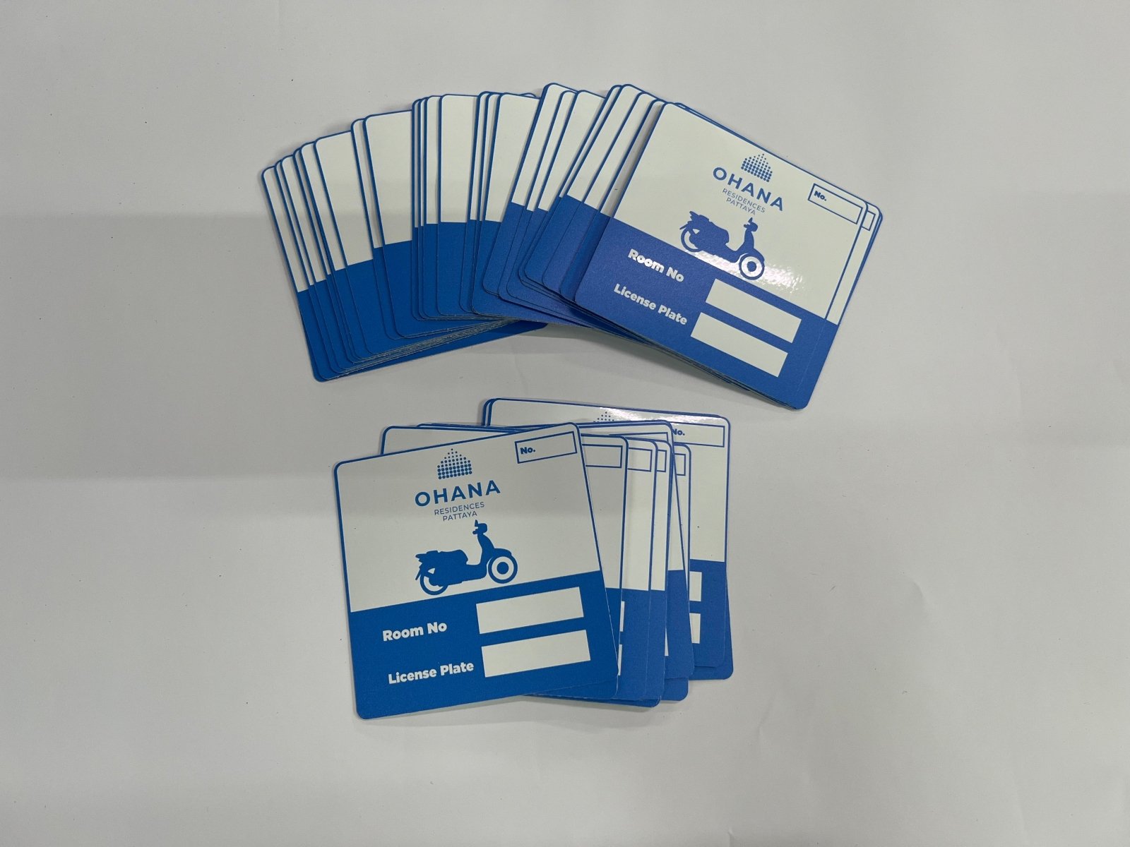 สติ๊กเกอร์ติดจักรยานยนต์ เข้า-ออก พิมพ์คมชัด ทนแดดฝน เหมาะสำหรับควบคุมการเข้าออกโครงการ นิติบุคคล และพื้นที่ส่วนกลาง