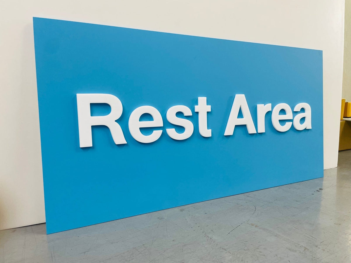 ป้ายไดคัทอะคริลิค ตัวนูน พิมพ์คมชัด ดีไซน์สวยหรู แข็งแรงทนทาน เหมาะสำหรับป้ายบริษัท ป้ายร้านค้า และงานตกแต่งอาคาร