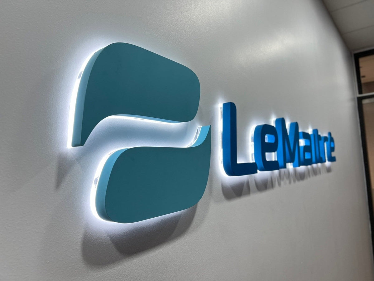 ป้ายบริษัทไฟออกหลัง แสงหรูหรา เด่นชัด เหมาะสำหรับองค์กร บริษัท และอาคารพาณิชย์