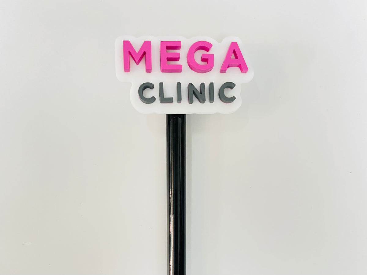 ป้ายไมค์ โลโก้ไมค์ และป้ายหัวไมค์ พิมพ์คมชัด ดีไซน์สวย เหมาะสำหรับงานอีเวนต์ สื่อประชาสัมพันธ์ รายการทีวี และงานโปรโมชัน